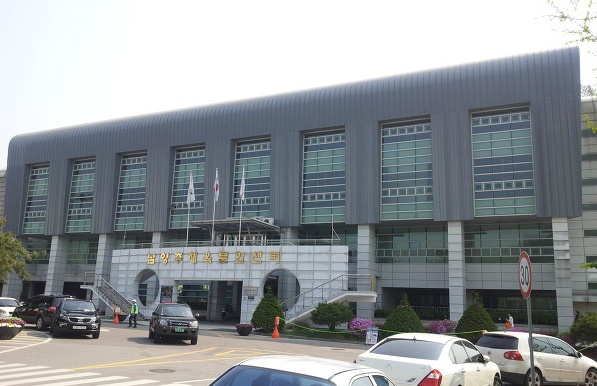 전면3_~1.JPG